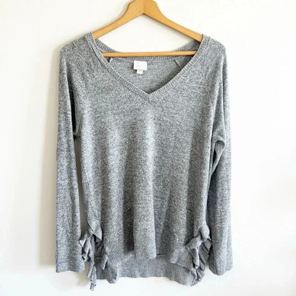 Anthropologie Postmark gray soft knit Ruffle Hem Side Split Sweater top sz Small - Picture 2 of 7